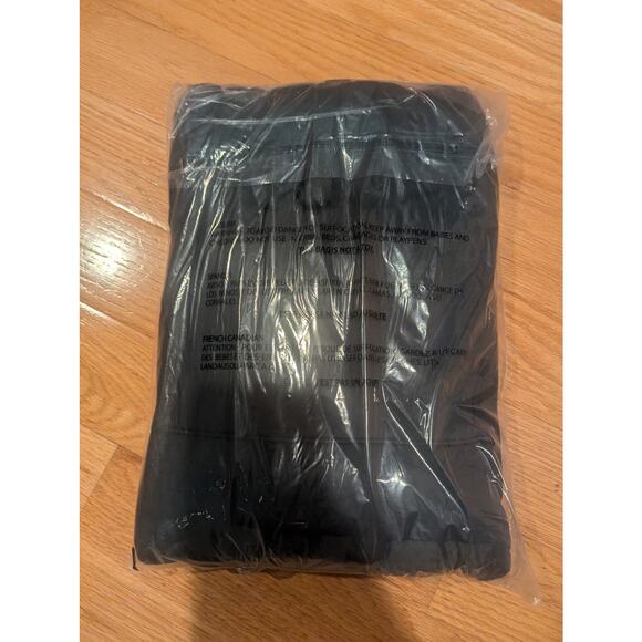 Taylor Swift Hoodie Size L Eras Tour US Dates Sealed Swiftie Merch Black NWT - Picture 7 of 9